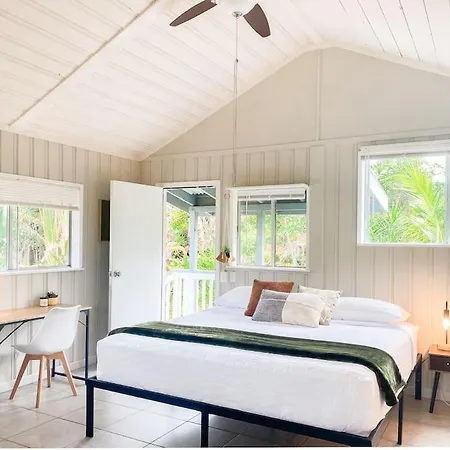 Monstera Bungalow, Spacious, King Bed, Big Kitchen
